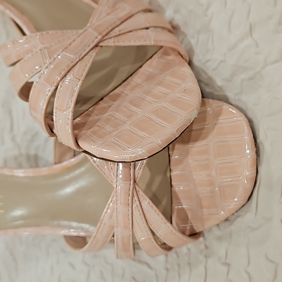 Pink RAYE Drive the Label Heels. Size 8 - Picture 5 of 8